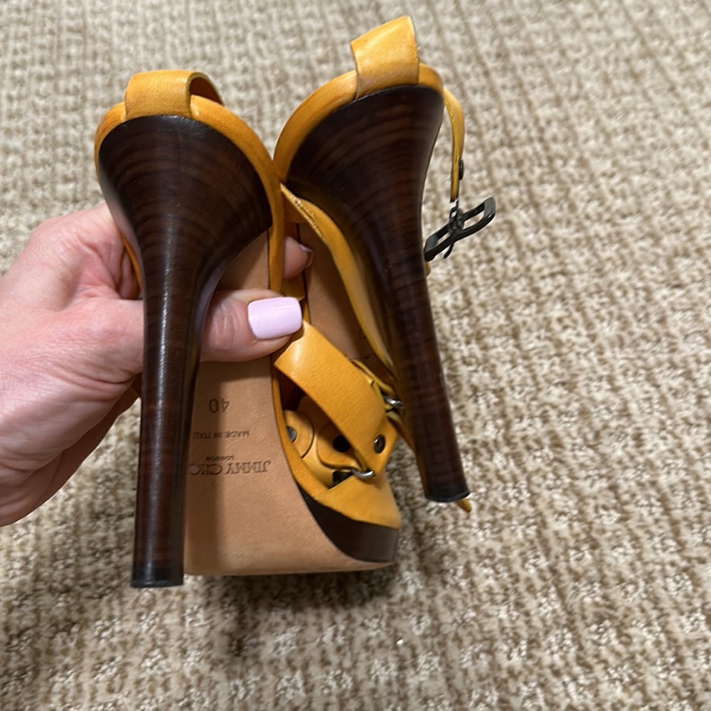 Nice shoes - Picture 3 of 4